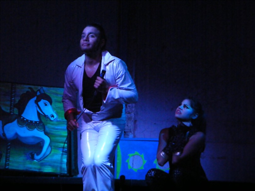 El reparto de ¿Será que soy Doitor? lo integran Valente Costabrava y Karla García